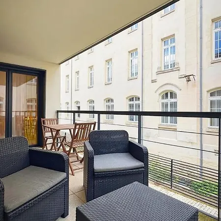 Atelier Des Arts, Confortable Avec Sa Terrasse 拉罗歇尔